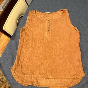 Women's Sleeveless Button-Front Top - Tan